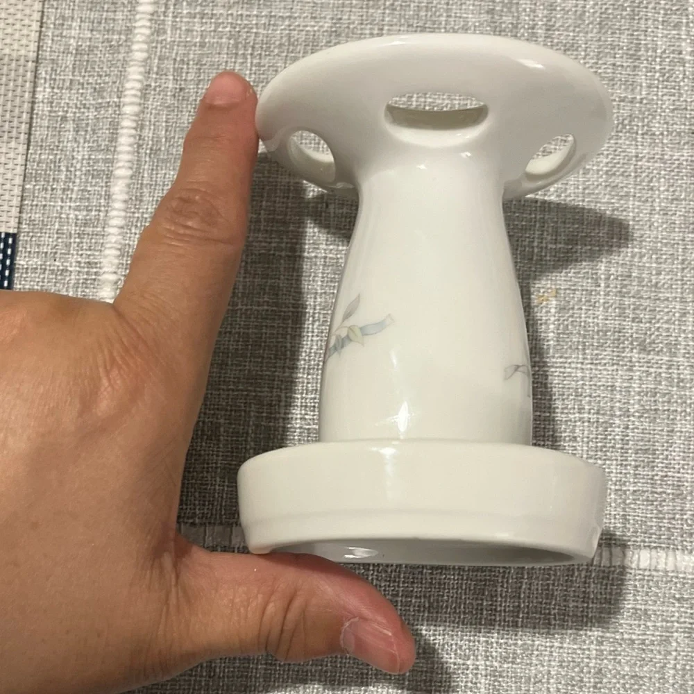 Porcelain Toothbrush Holder. Excellent used condition